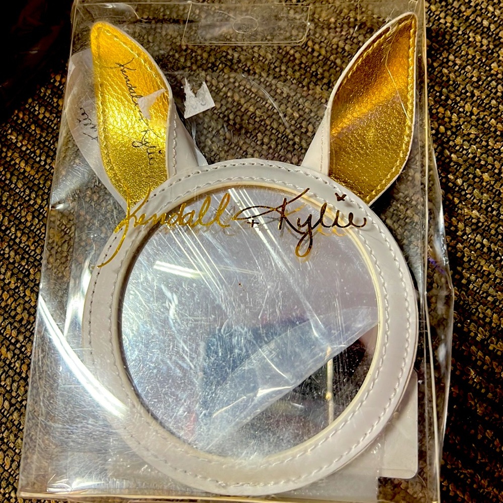 Kendall and Kylie mini mirror